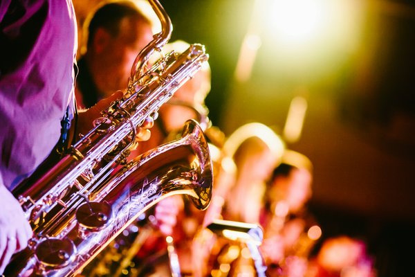 Quels sont les bons plans pour assister à des concerts de jazz improvisés dans les rues de La Nouvelle-Orléans?